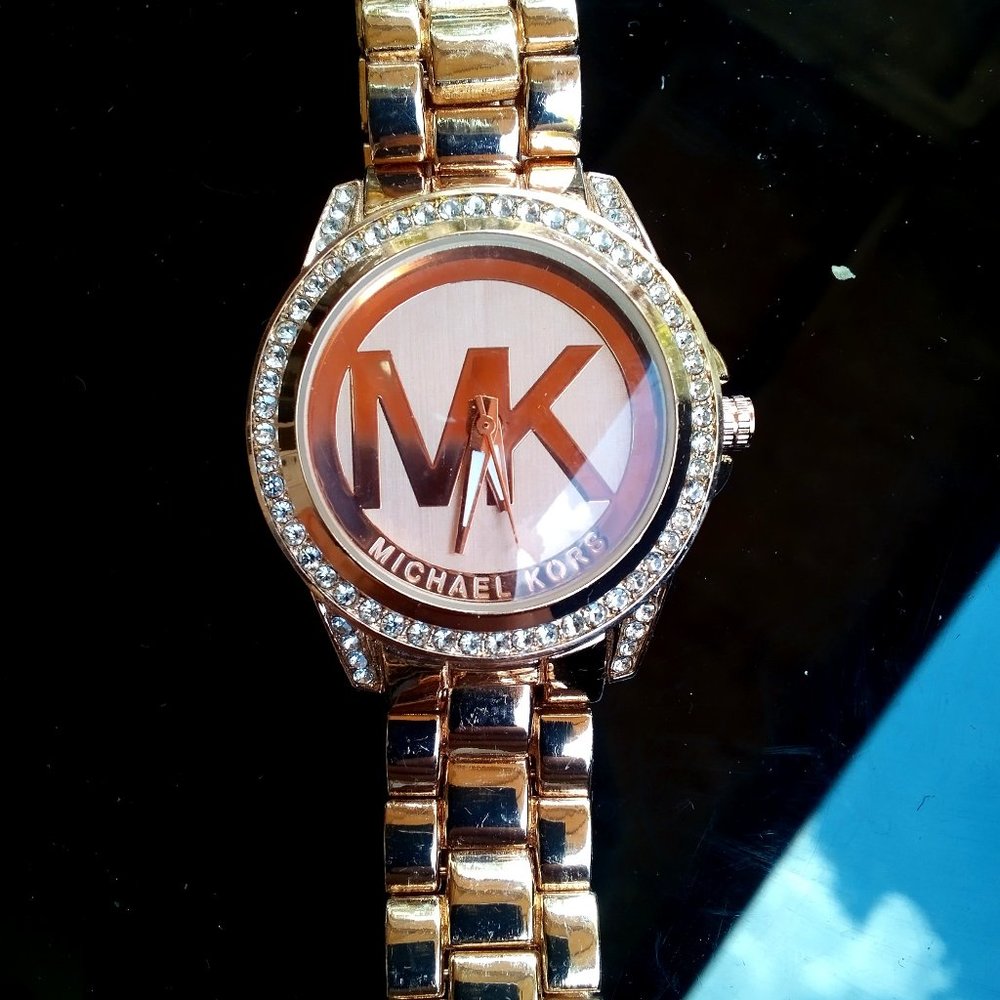 BEAUTIFUL MICHAEL KORS WOMENS GOLD WATCH